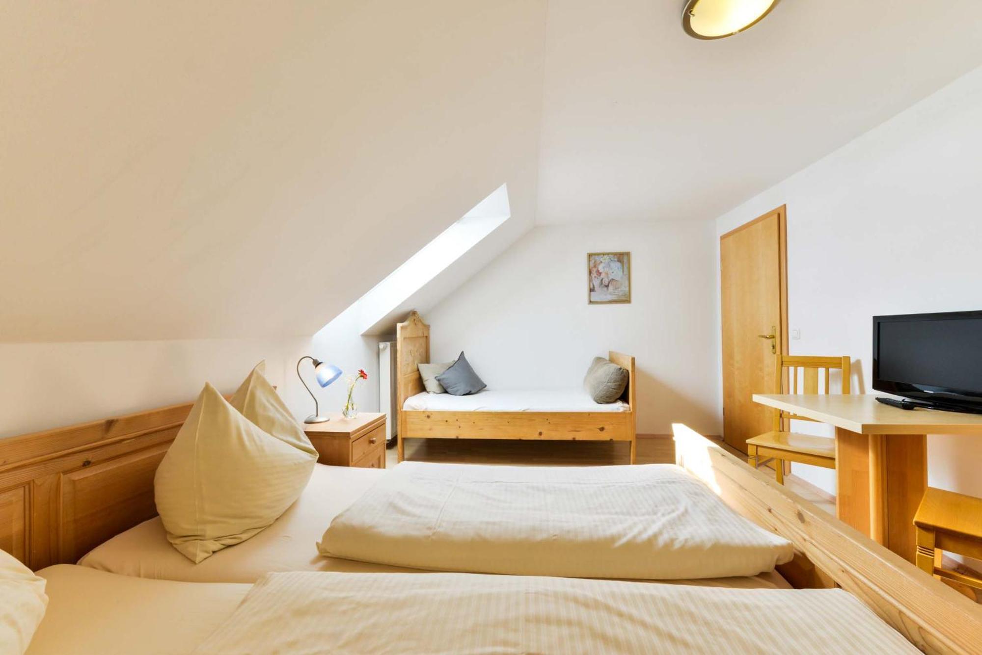 Landhotel Und Gasthof Kirchberger Wildsteig Habitación foto